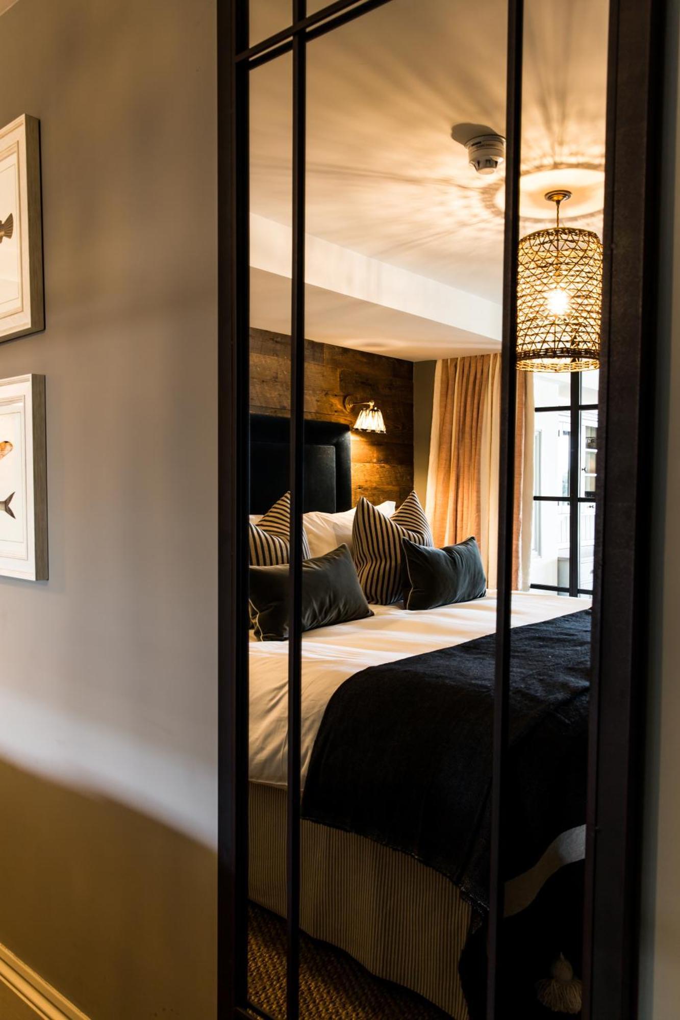 Gara Rock Hotel ซัลคอมบ์ ภายนอก รูปภาพ